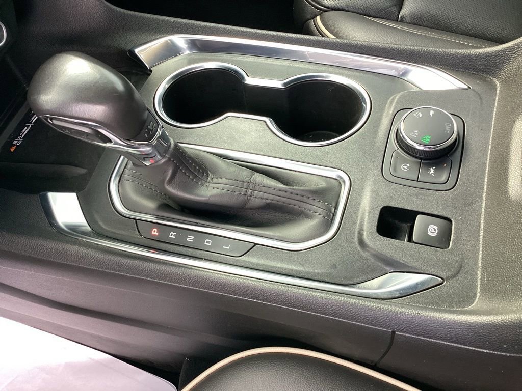 Used 2022 Chevrolet Traverse Premier image 37