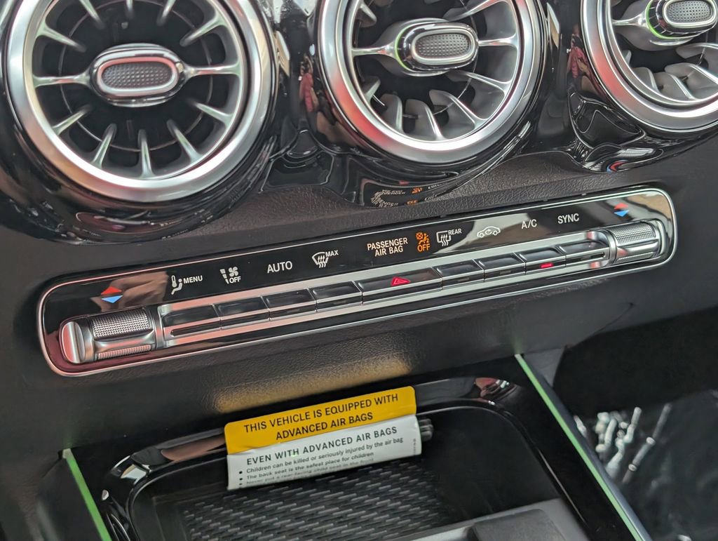 New 2026 Mercedes-Benz GLB 250 4MATIC image 19