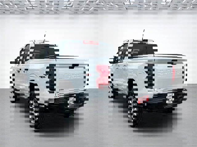 Used 2024 Chevrolet Colorado W/T w/ WT Convenience Package II image 6