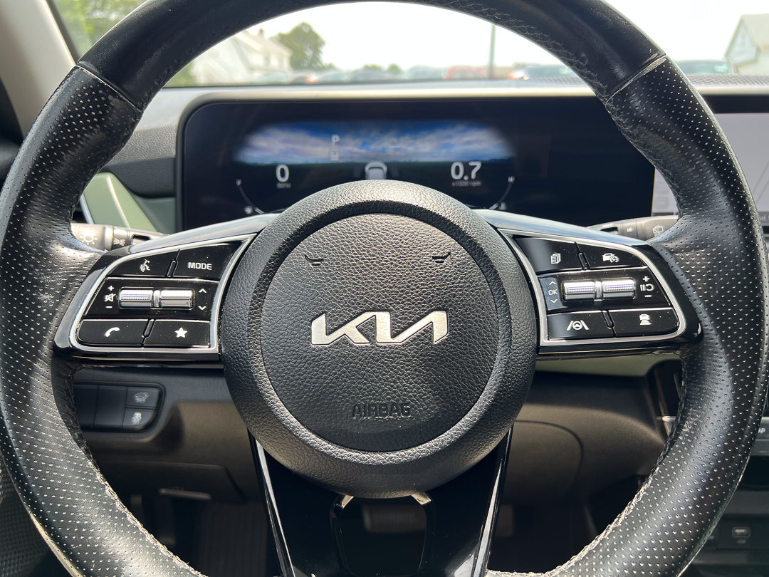 Used 2024 Kia Seltos SX w/ SX Sunroof Package AWD/4WD image 17