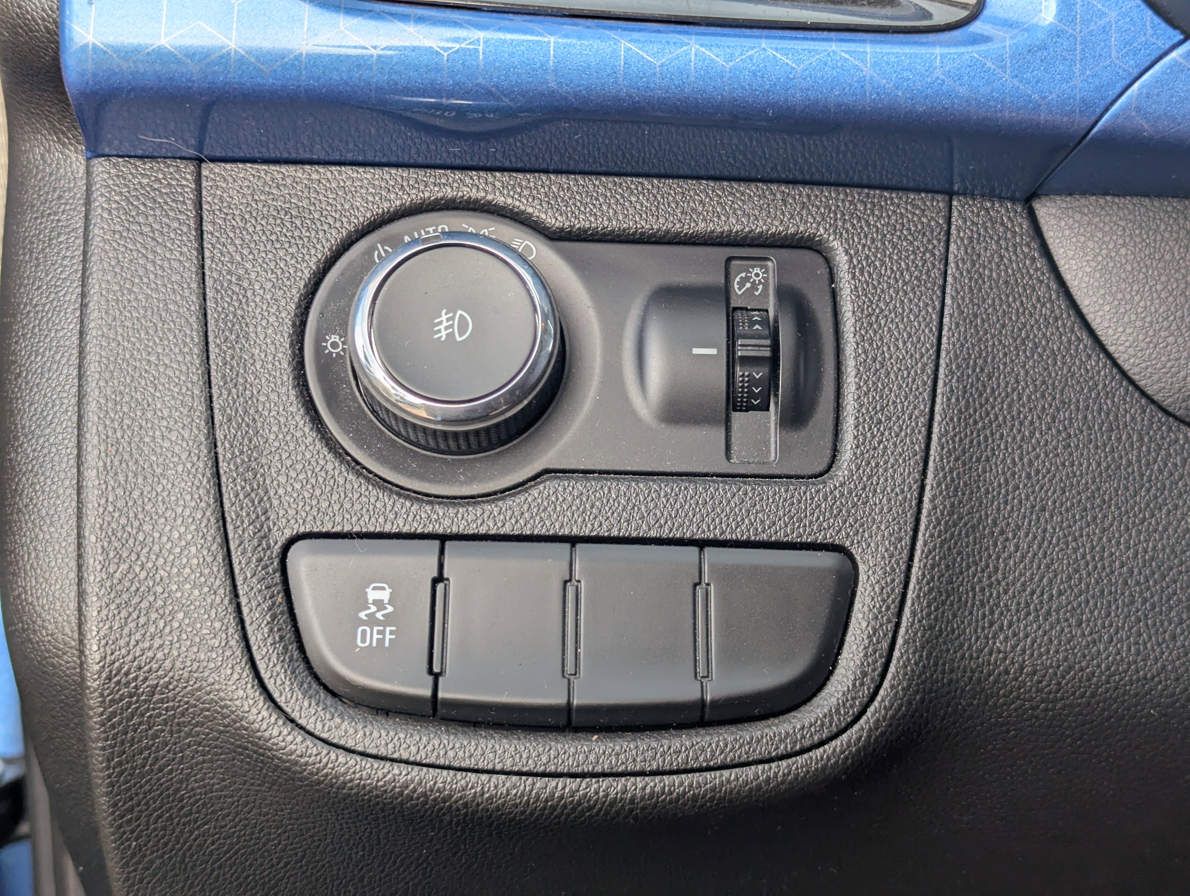 Used 2018 Chevrolet Spark LT image 28