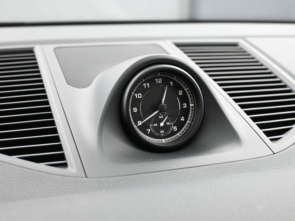 Certified 2023 Porsche Macan Turbo image 20