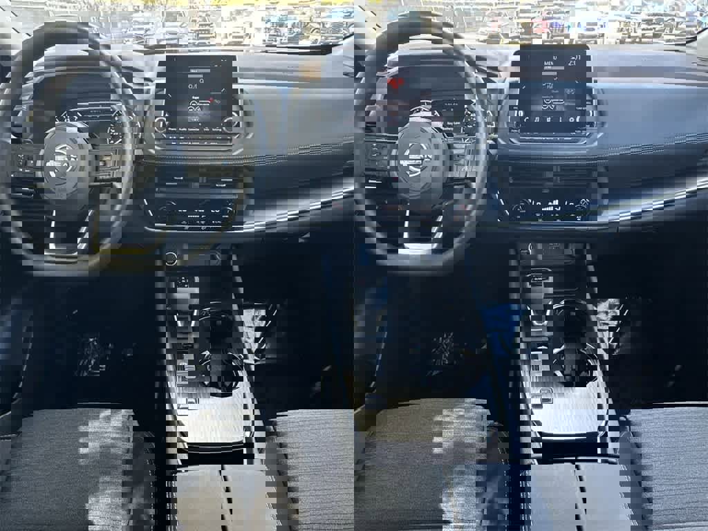 Used 2023 Nissan Rogue SV image 24