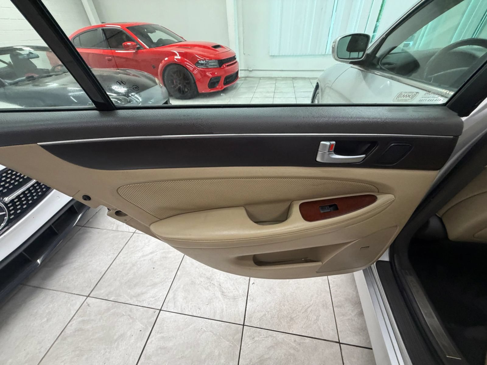 Used 2012 Hyundai Genesis 3.8 w/ Premium Pkg RWD image 14