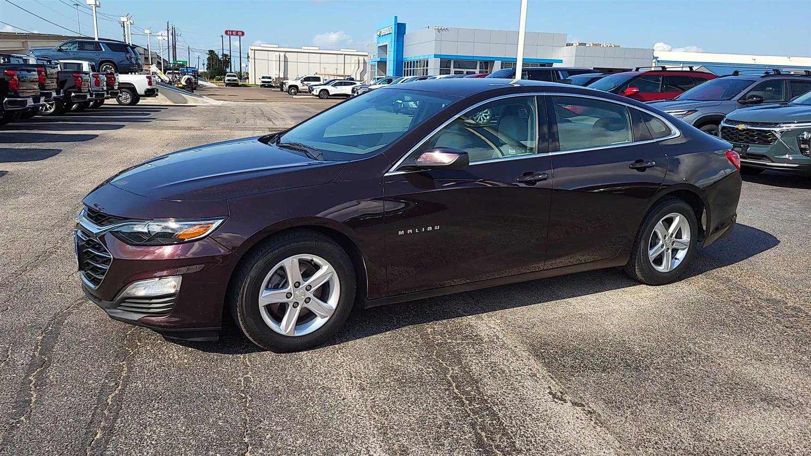Used 2020 Chevrolet Malibu LS w/ Driver Confidence Package II FWD image 4