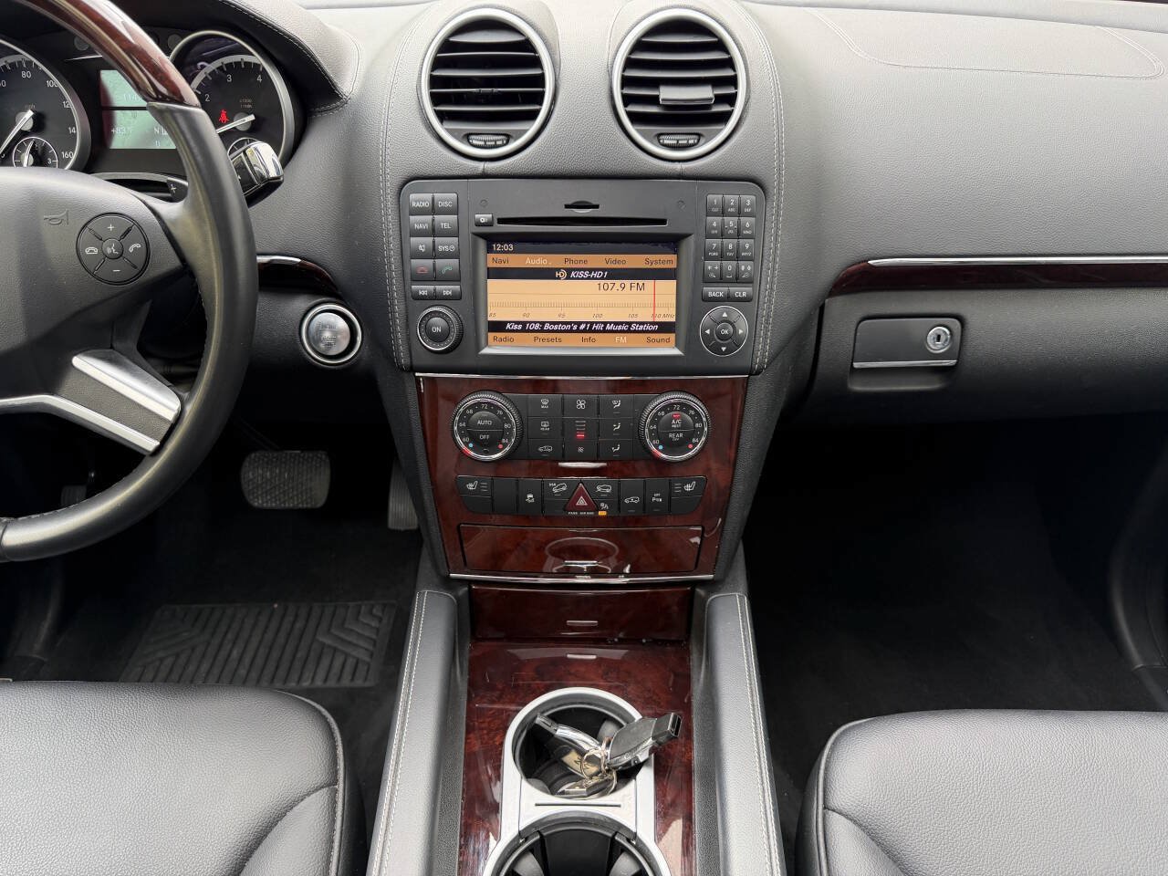 Used 2012 Mercedes-Benz GL 450 4MATIC image 26