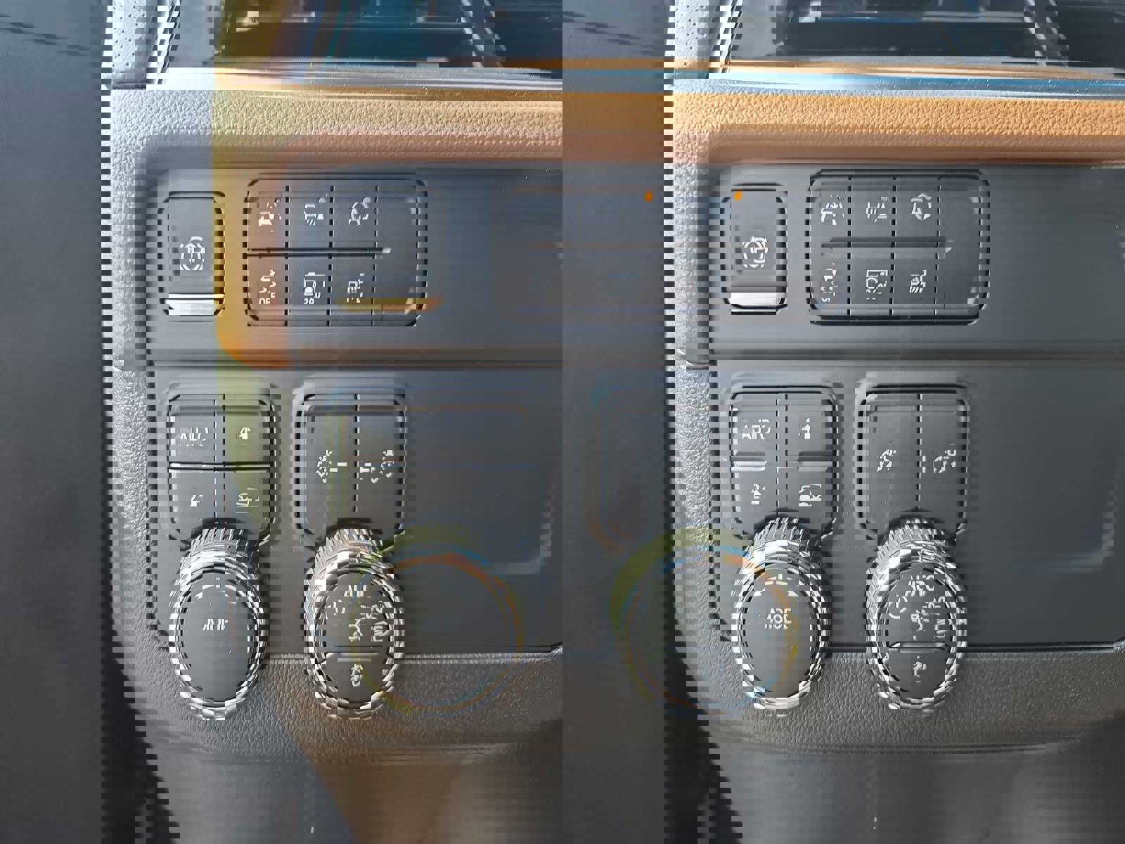 Used 2025 Chevrolet Tahoe High Country image 28