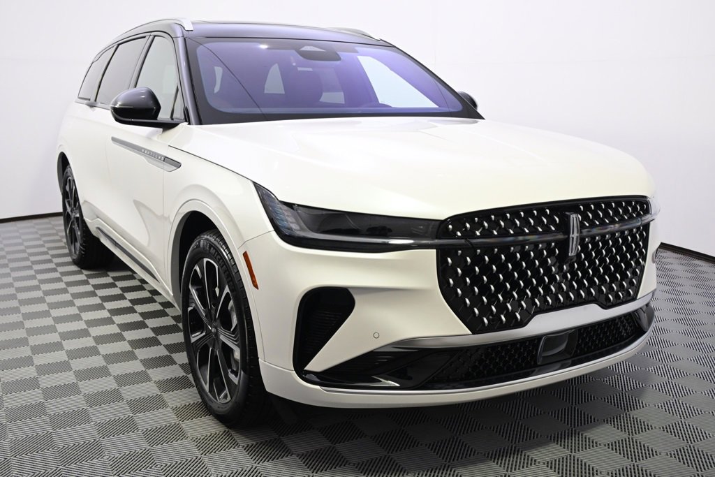 New 2026 Lincoln Nautilus Reserve image 8