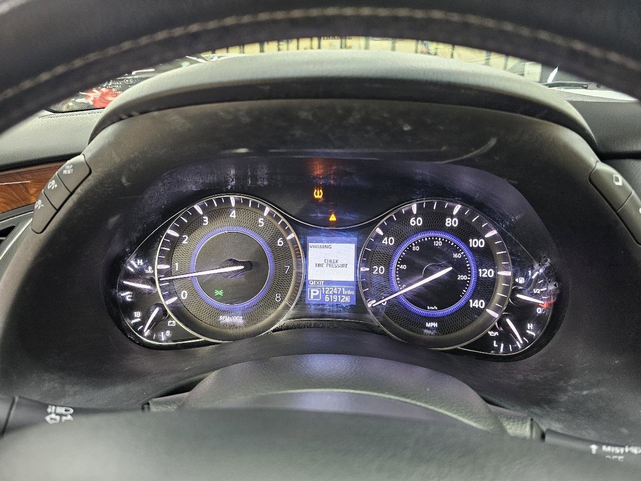 Used 2017 INFINITI QX80 4WD w/ Deluxe Technology Package image 30