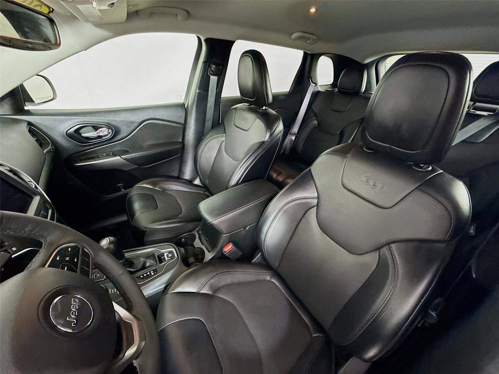 Used 2022 Jeep Cherokee Latitude Lux image 11