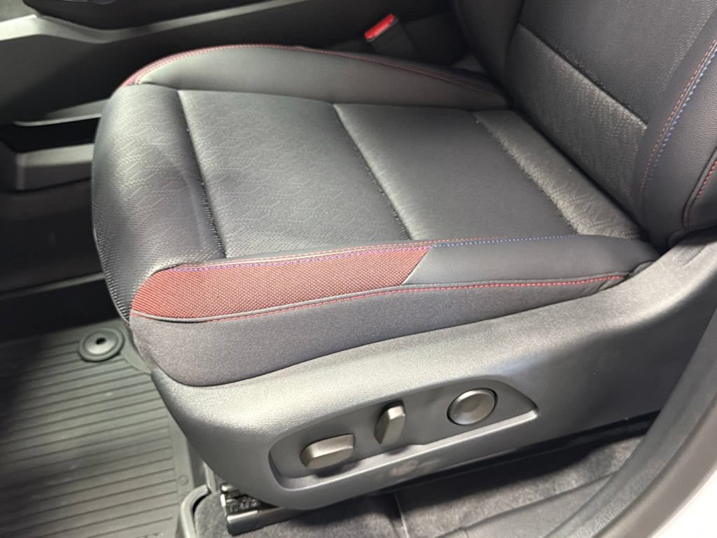 New 2026 Chevrolet Equinox RS w/ Convenience Package III FWD image 15