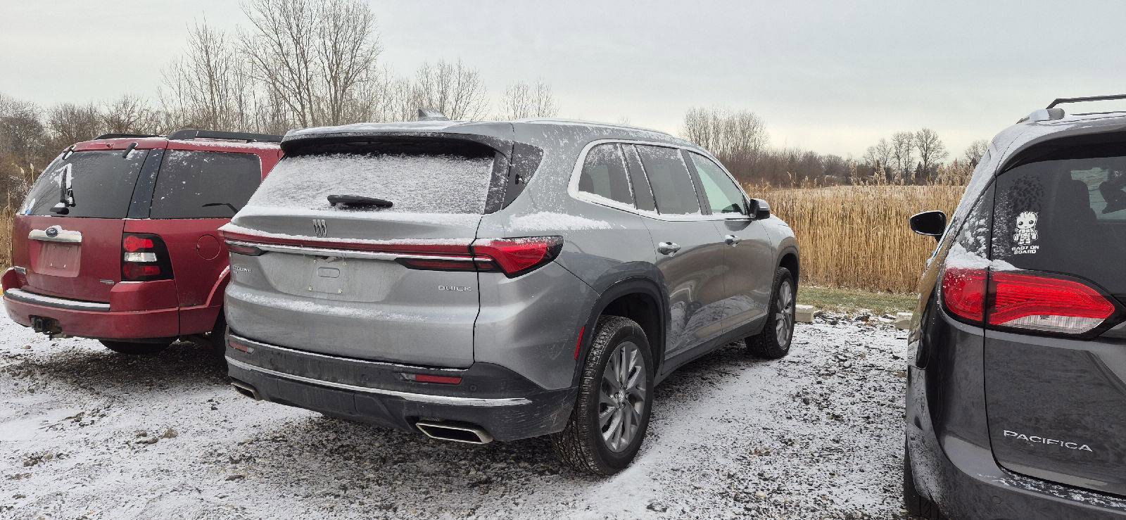 Used 2025 Buick Enclave Preferred image 3