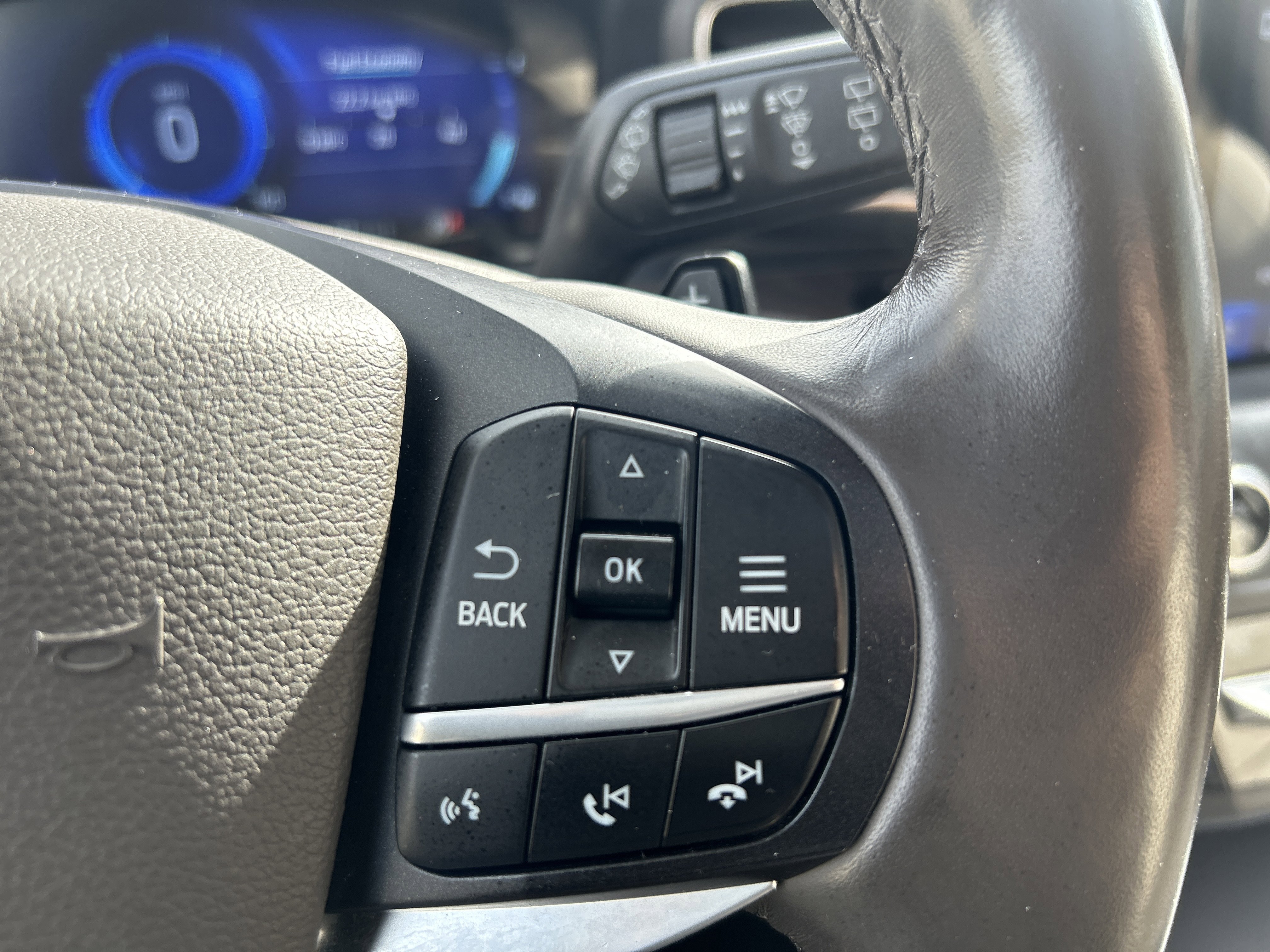 Certified 2020 Ford Explorer Platinum w/ Premium Technology Package image 18