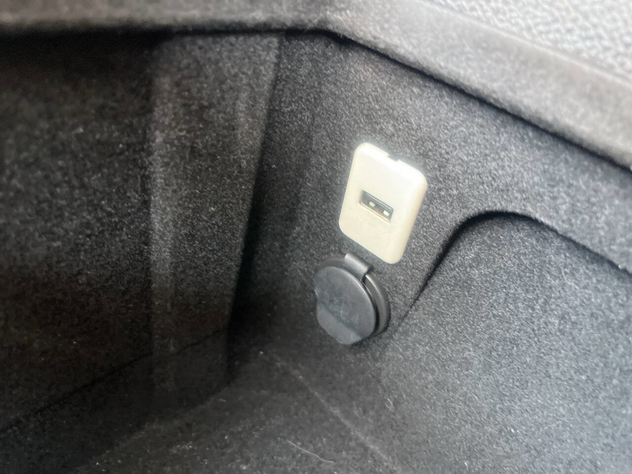 Used 2013 Chevrolet Suburban 2500 LS w/ Convenience Package 1 image 24