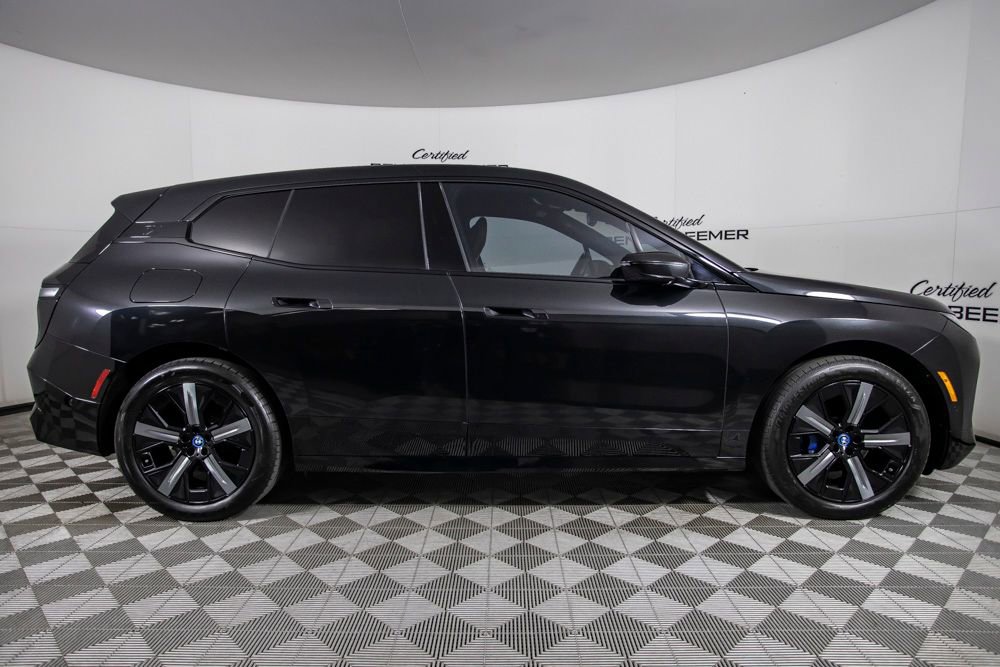 Used 2023 BMW iX xDrive50 w/ Sport Package AWD/4WD image 14
