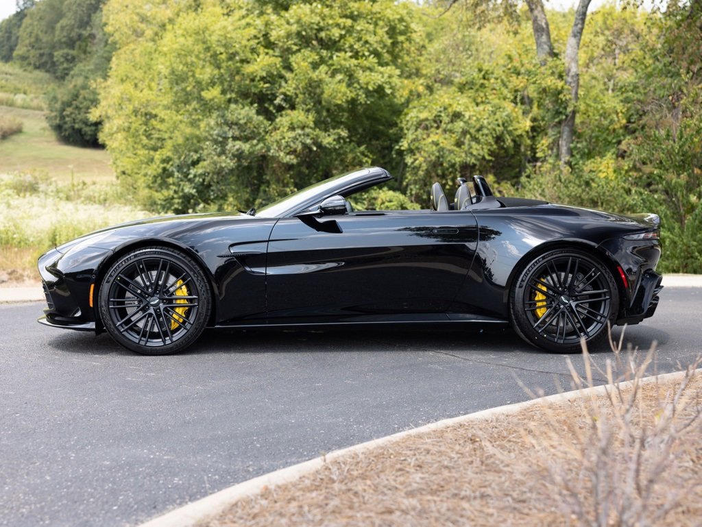 New 2026 Aston Martin V8 Vantage Coupe image 5