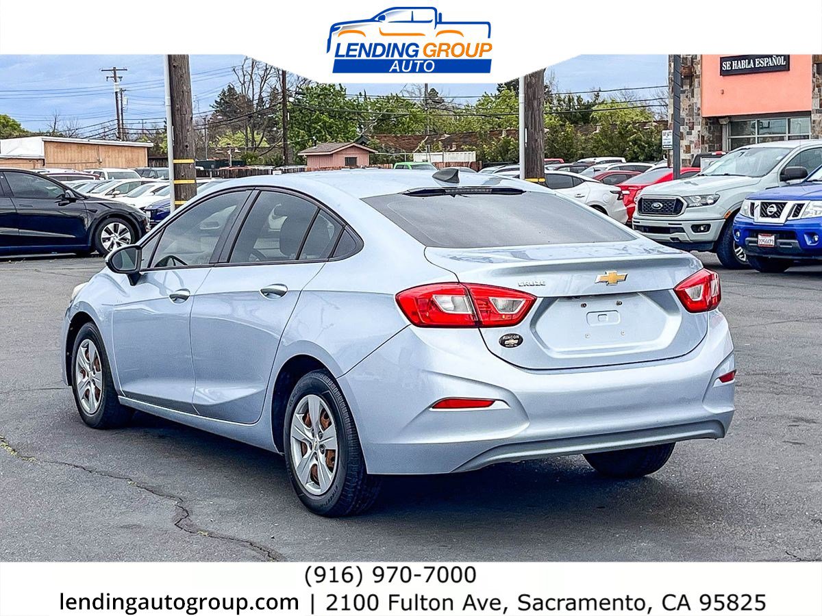 Used 2018 Chevrolet Cruze LS FWD image 2