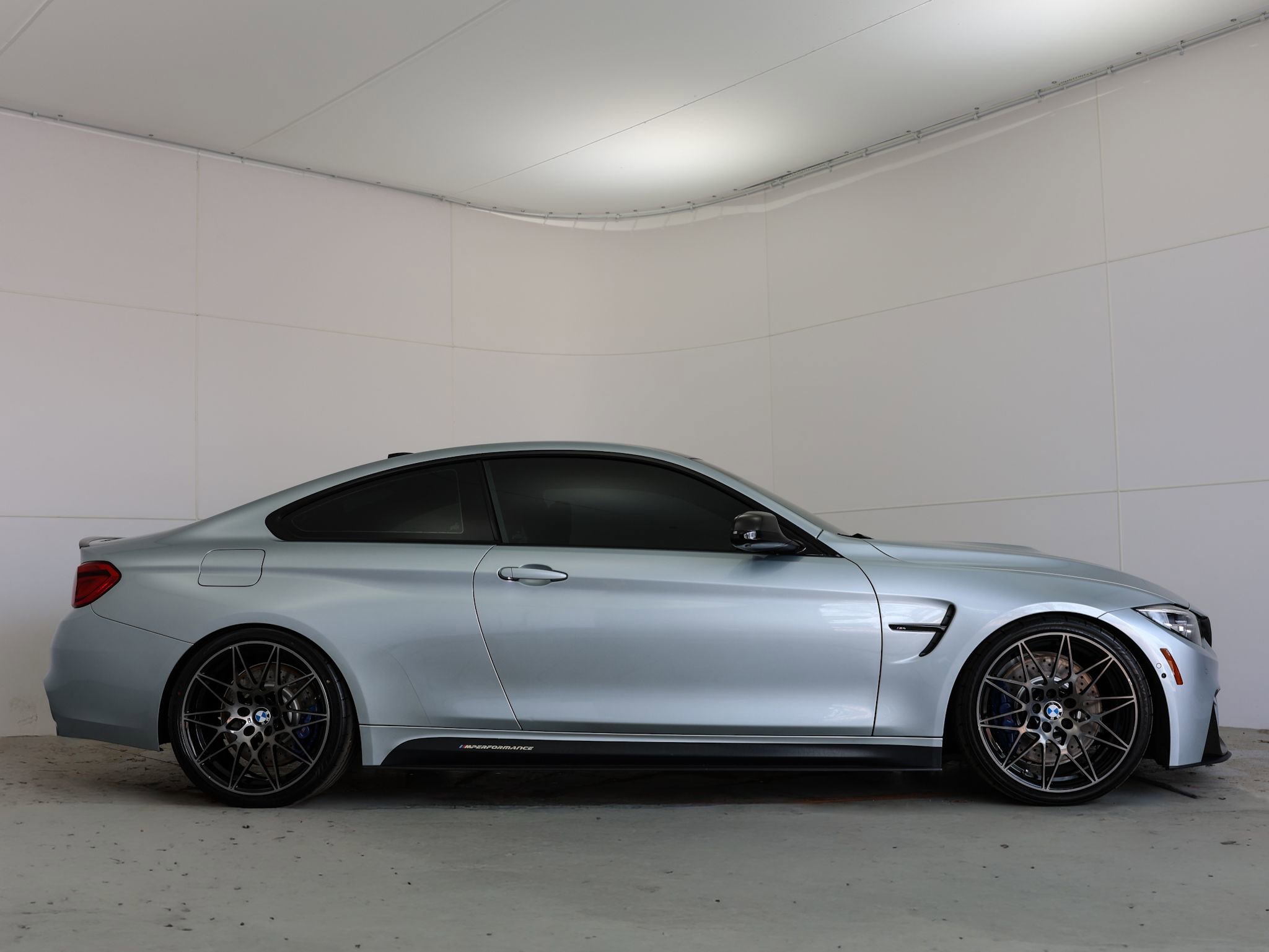 Used 2018 BMW M4 Coupe image 3