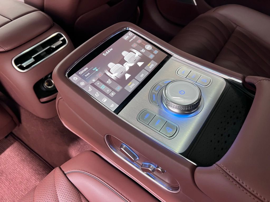 Used 2025 Genesis G90 3.5T image 8