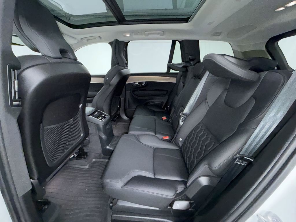 Used 2025 Volvo XC90 T8 Plus w/ Protection Package Premier AWD/4WD image 18