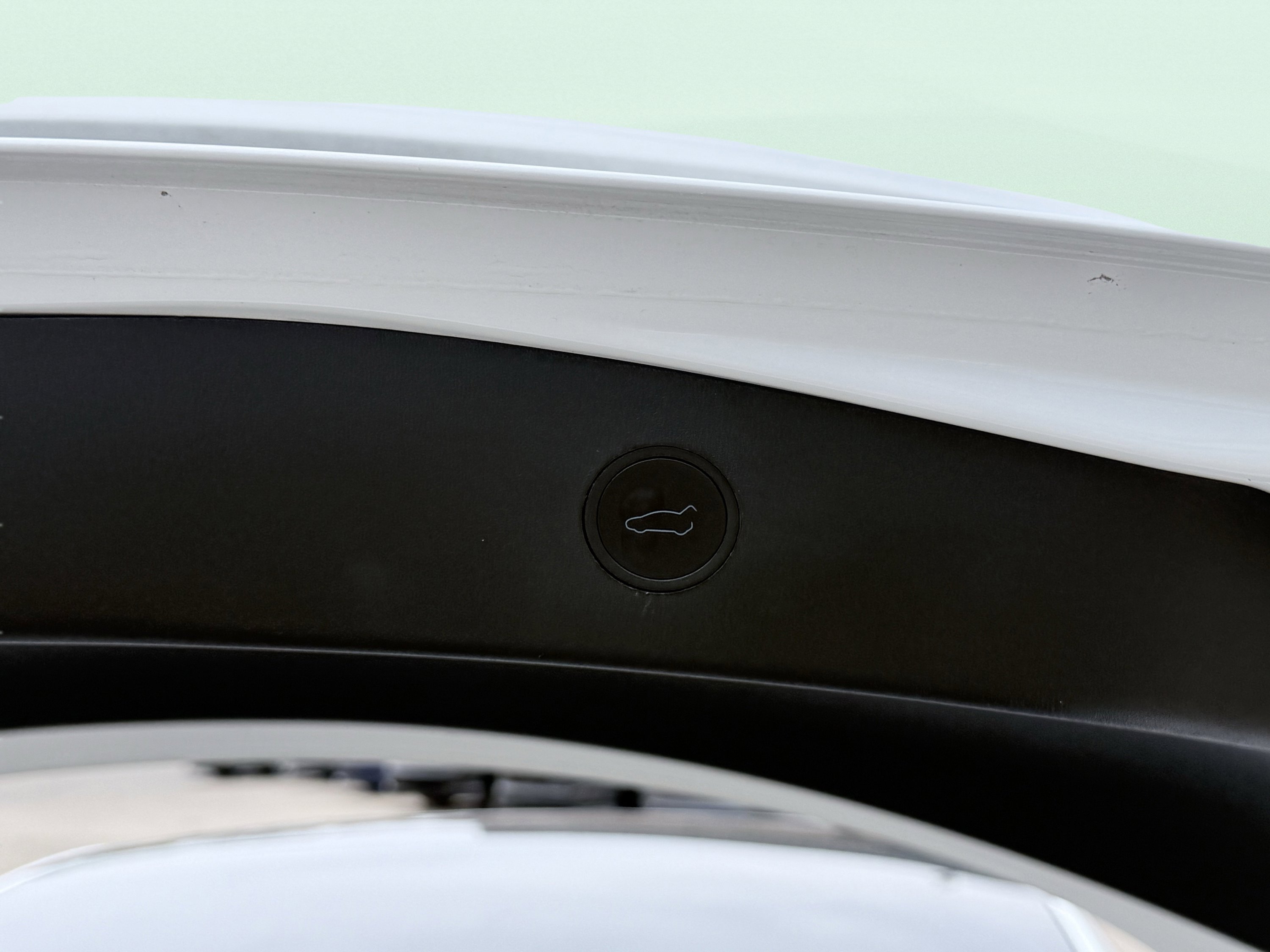 Used 2023 Tesla Model 3 Standard Range image 18