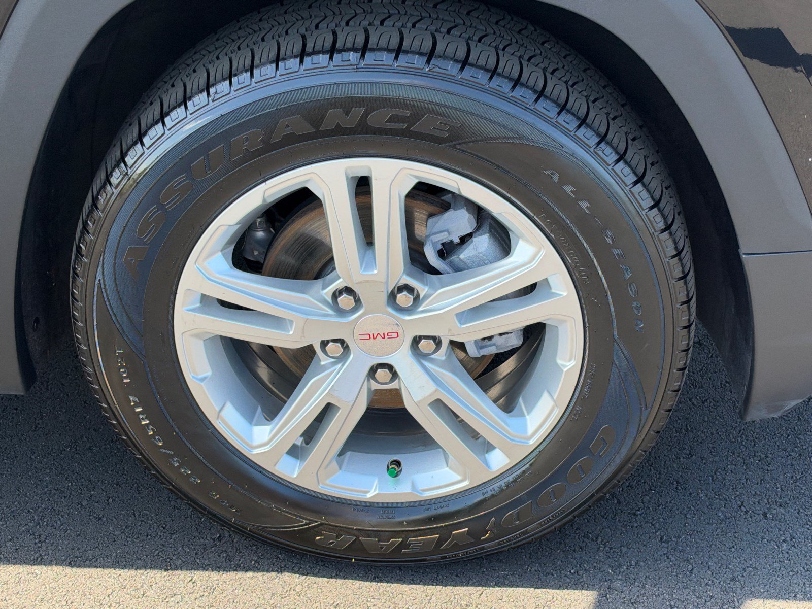 Used 2024 GMC Terrain SLE AWD/4WD image 12