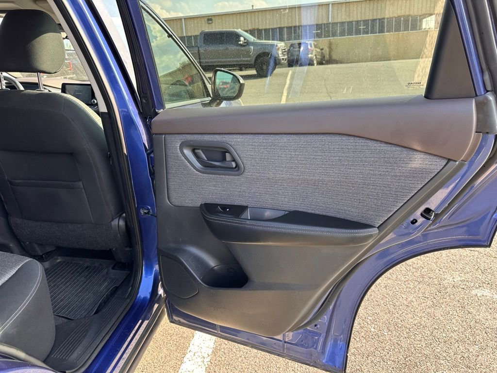 Used 2021 Nissan Rogue S image 17