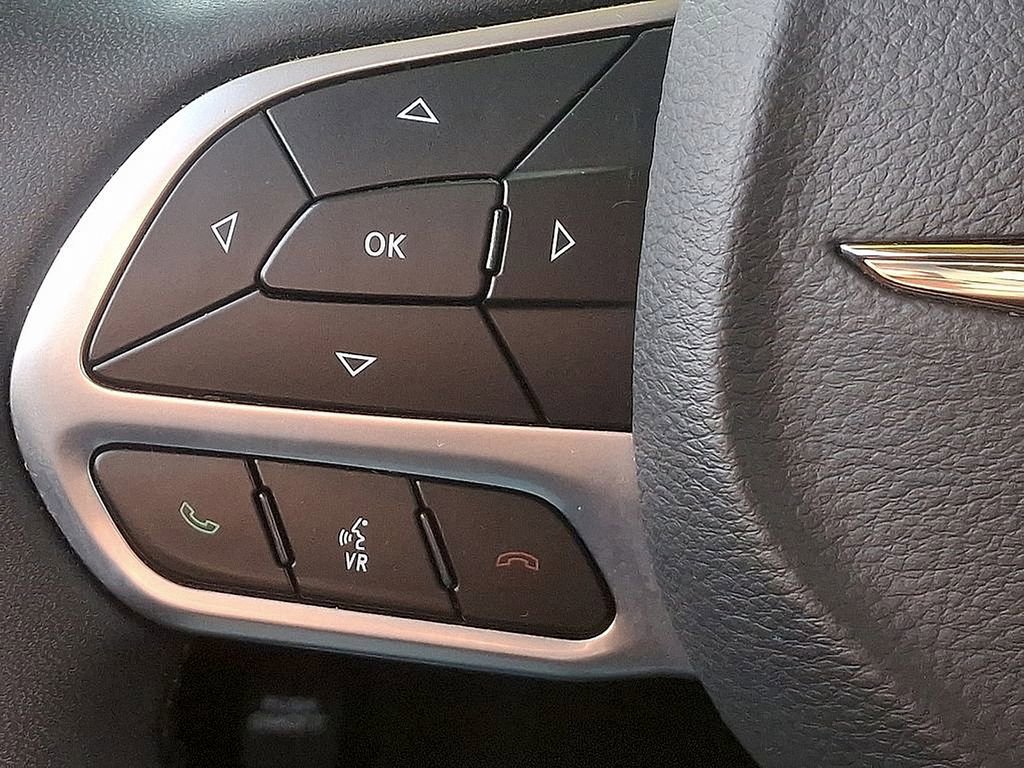 Used 2023 Chrysler 300 Touring L w/ Popular Equipment Group image 21