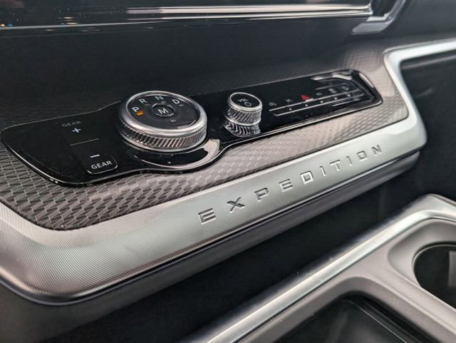 New 2025 Ford Expedition Platinum w/ Stealth Performance Package image 21