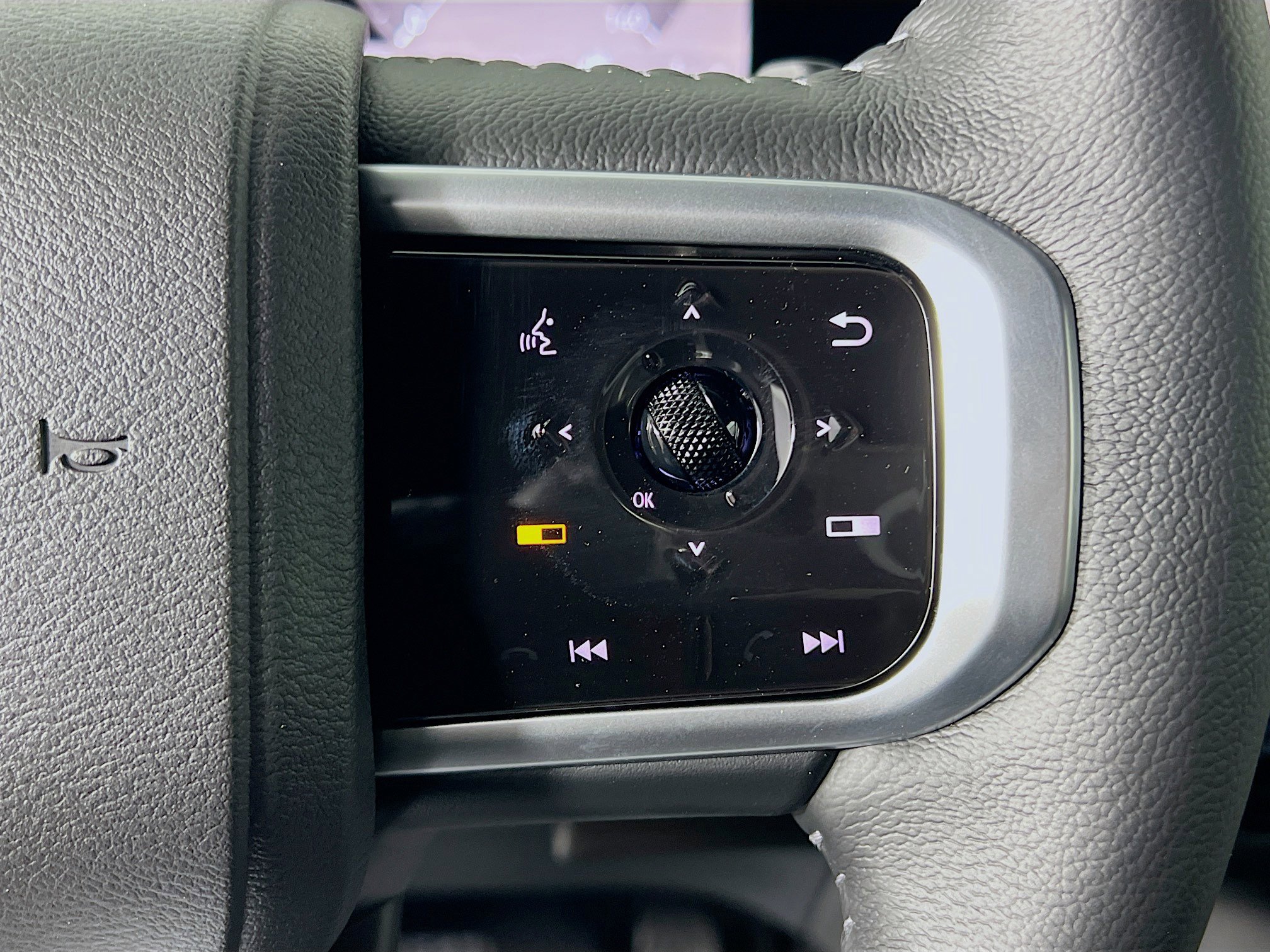 New 2026 Nissan Armada SL w/ Captain's Chari Seat Package image 16