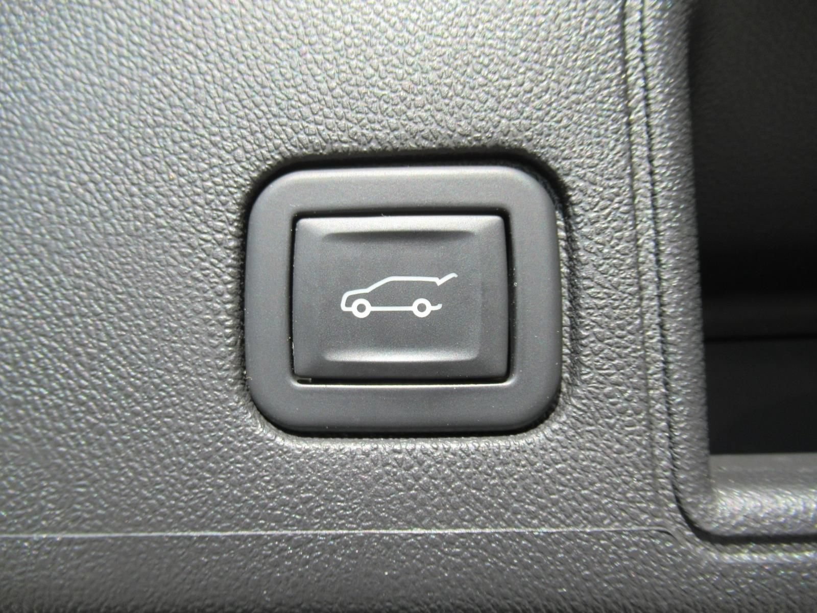 Used 2022 GMC Terrain AT4 w/ Infotainment Package II AWD/4WD image 38