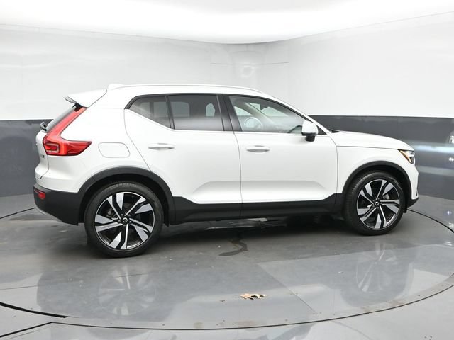 Used 2023 Volvo XC40 B5 Ultimate w/ Protection Package Premier AWD/4WD image 9