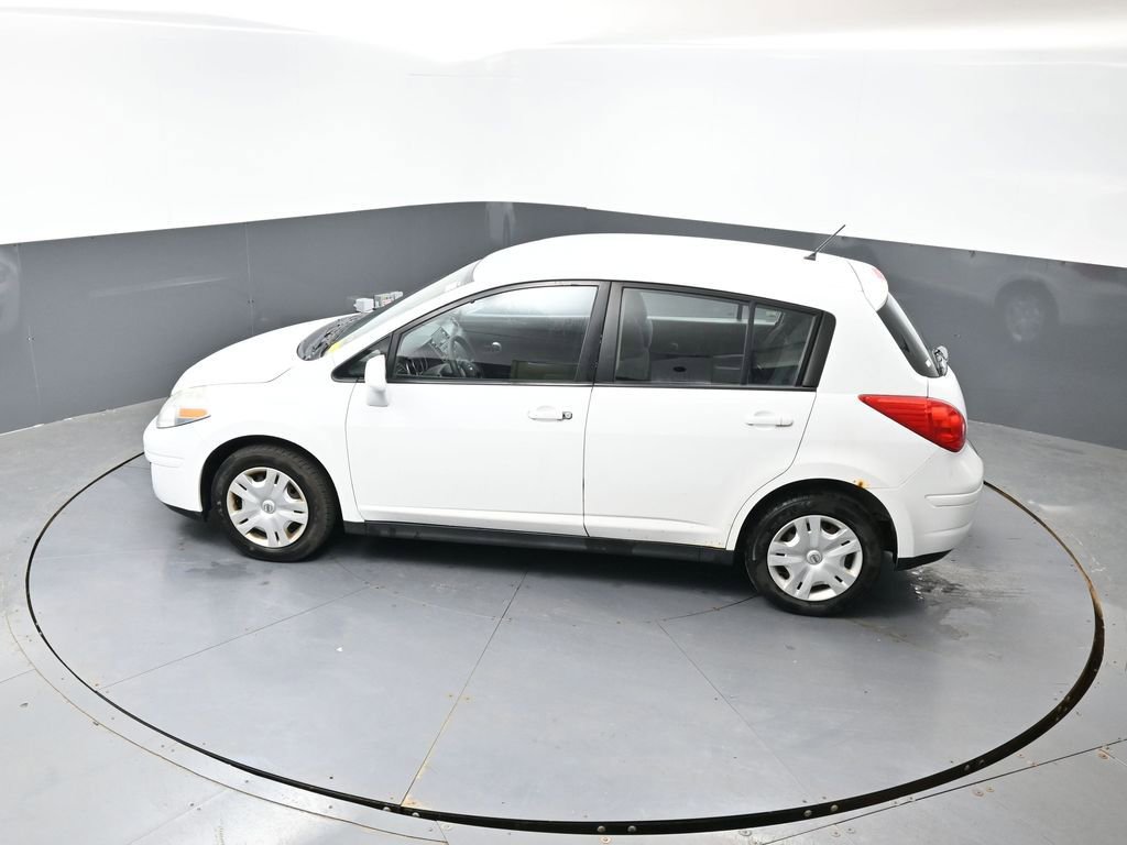 Used 2011 Nissan Versa 1.8 S FWD image 17