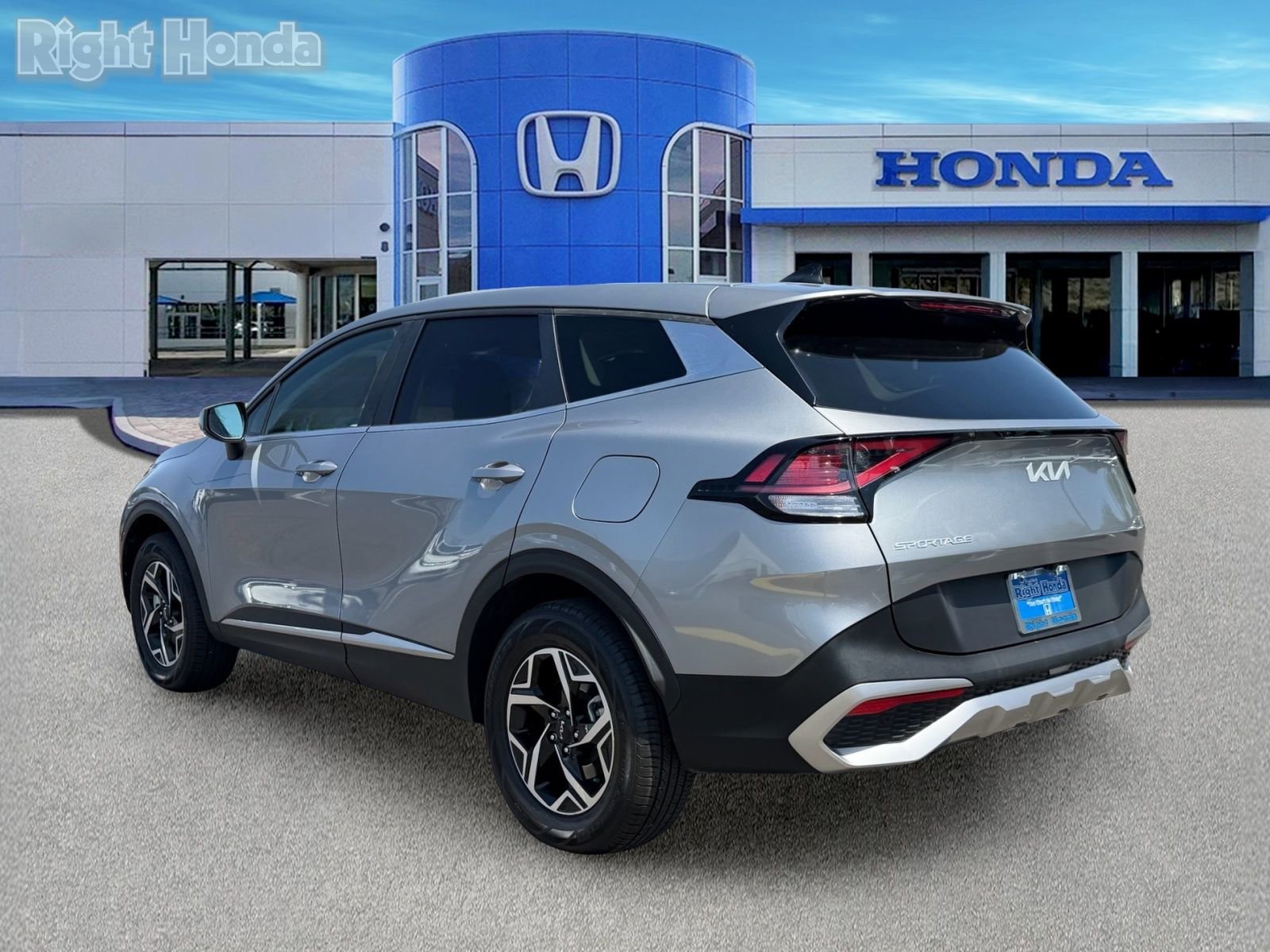 Used 2024 Kia Sportage LX AWD/4WD image 4