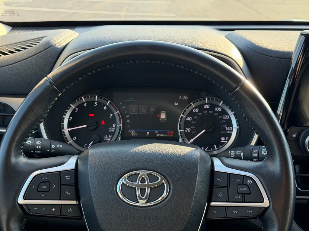 Used 2024 Toyota Highlander XLE image 33