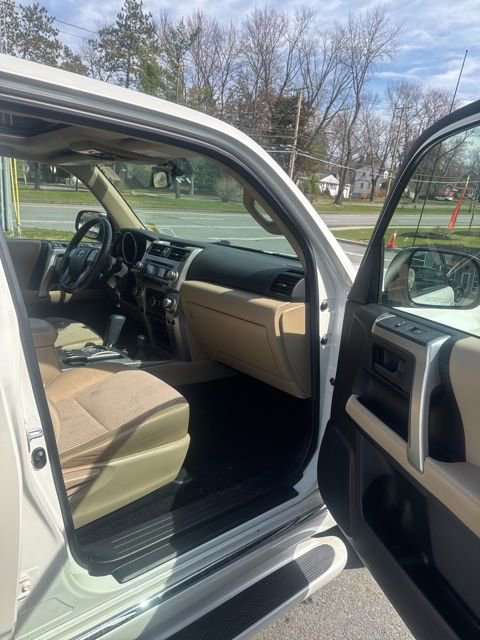 Used 2011 Toyota 4Runner SR5 w/ Convenience Pkg image 17