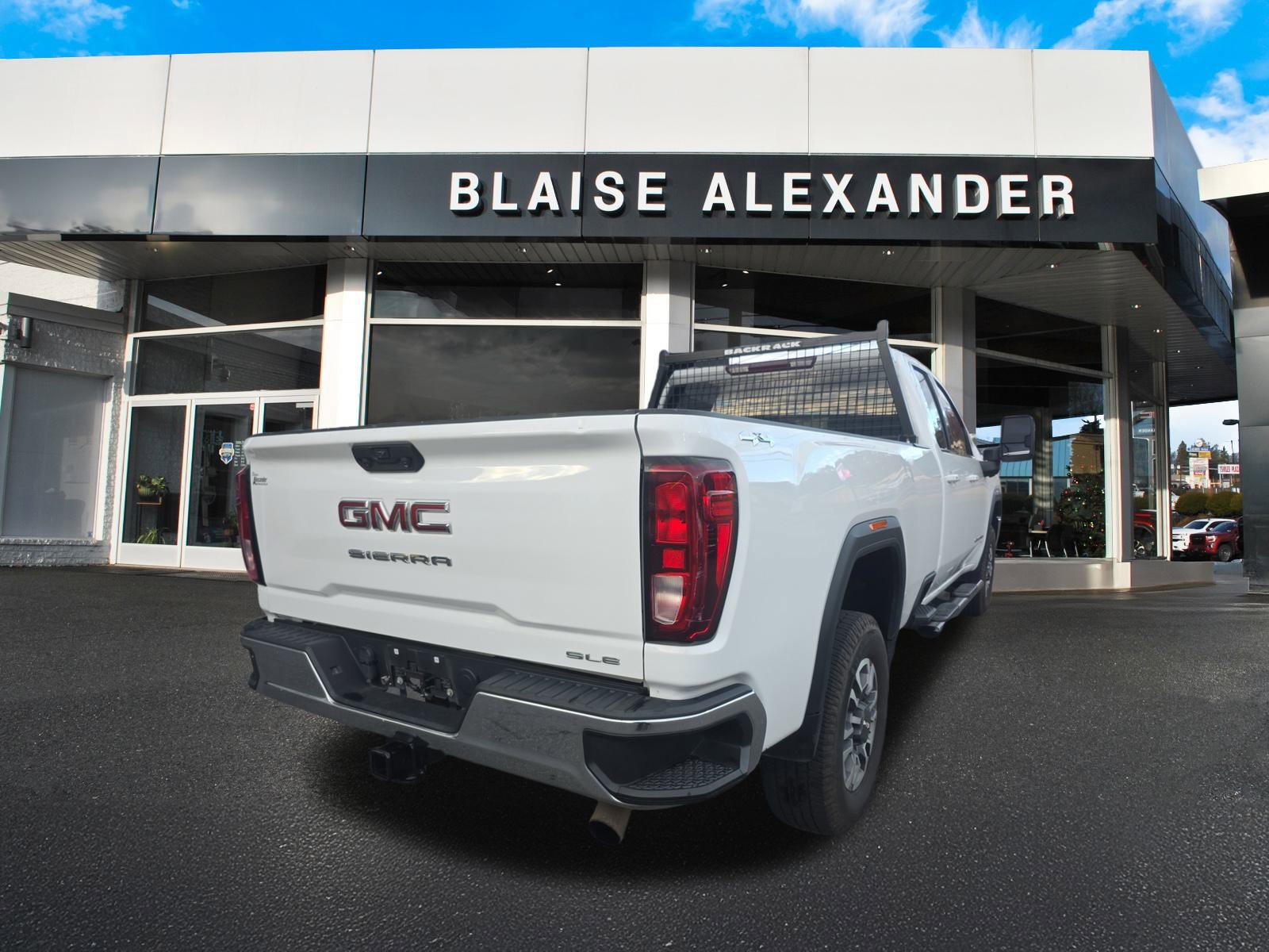 Used 2022 GMC Sierra 3500 SLE w/ SLE Convenience Package image 5