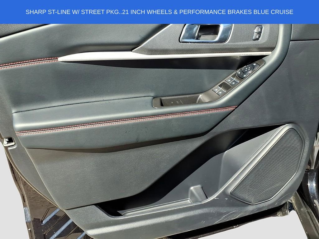 Used 2026 Ford Explorer ST-Line w/ ST-Line Street Pack AWD/4WD image 19