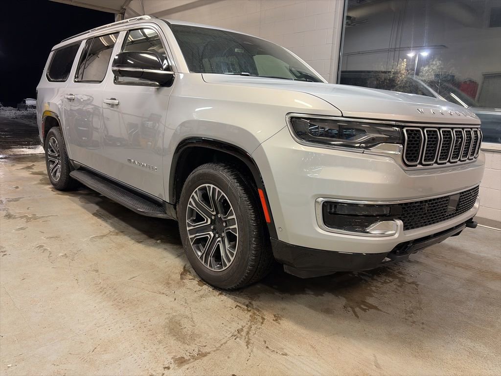 Used 2024 Jeep Wagoneer L 4WD w/ Premium Group I image 2