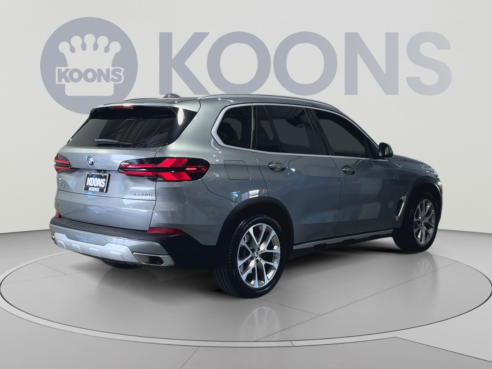 Used 2024 BMW X5 xDrive40i w/ Premium Package AWD/4WD image 11