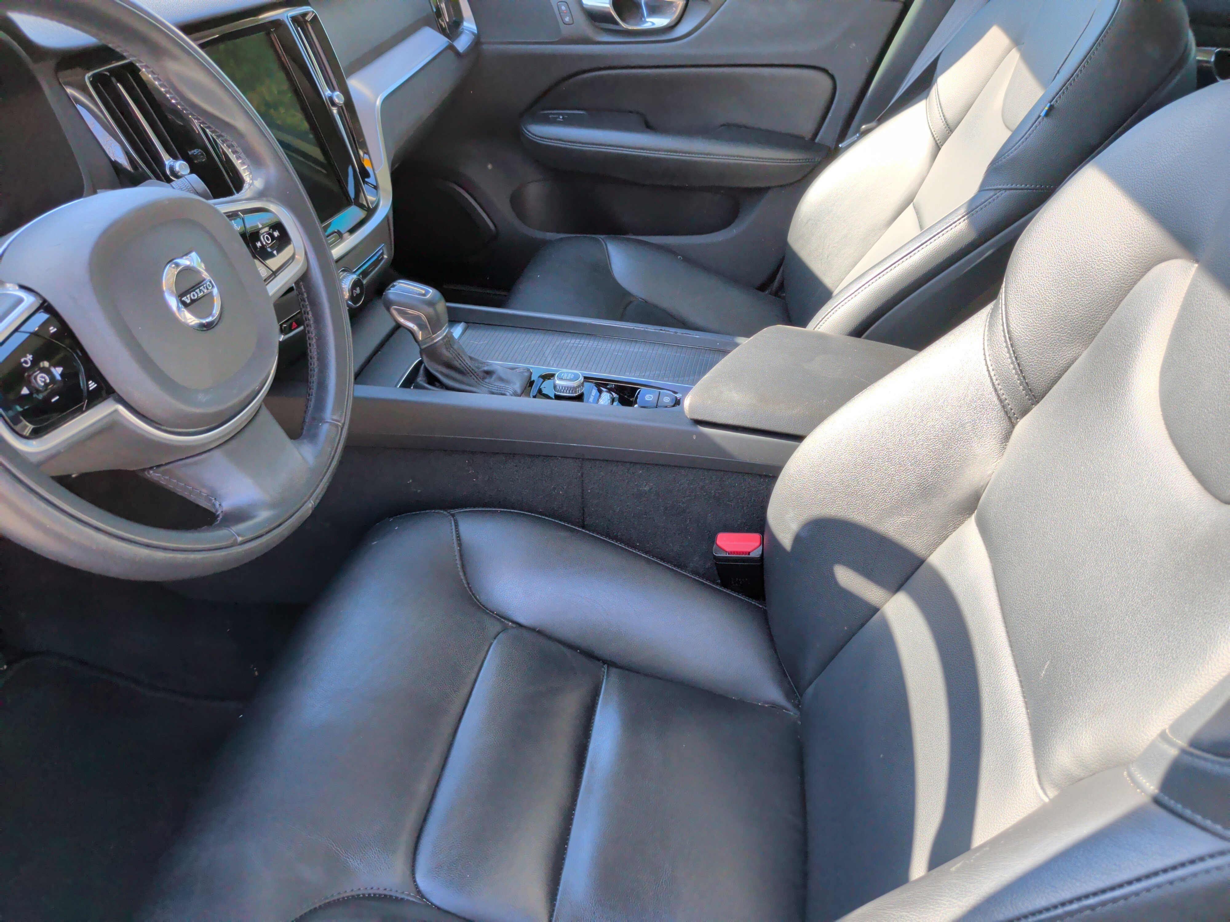 Used 2019 Volvo S60 T5 Momentum image 22