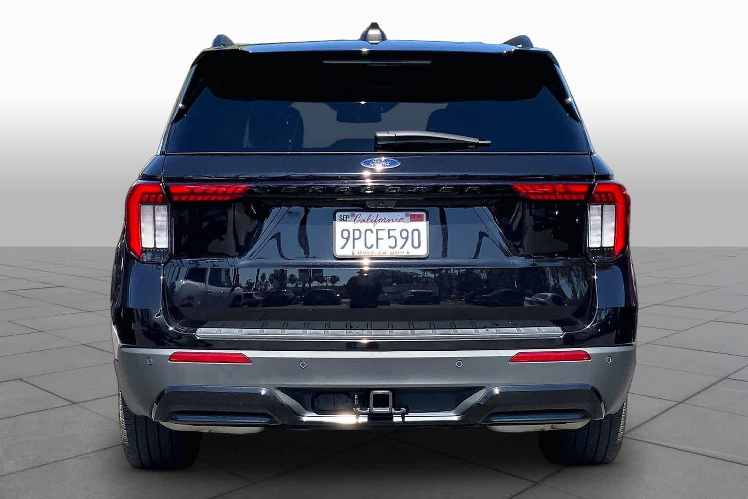 Used 2025 Ford Explorer ST-Line w/ Premium Package RWD image 4