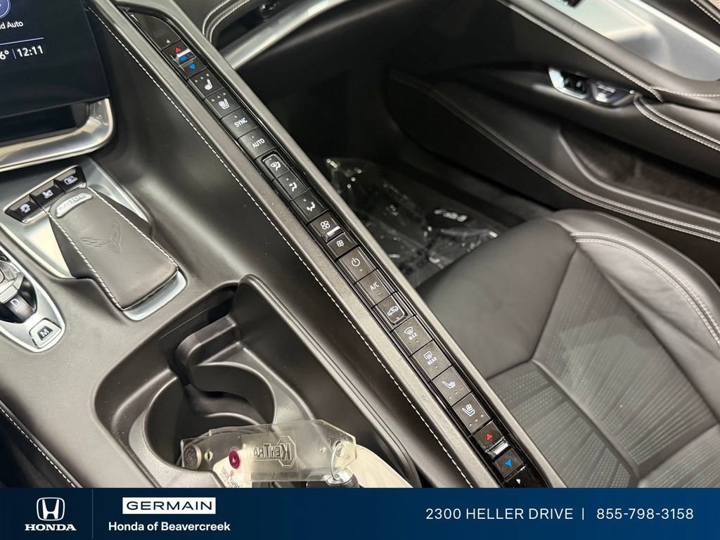 Used 2022 Chevrolet Corvette Stingray Premium Cpe w/ Z51 Performance Package RWD image 21