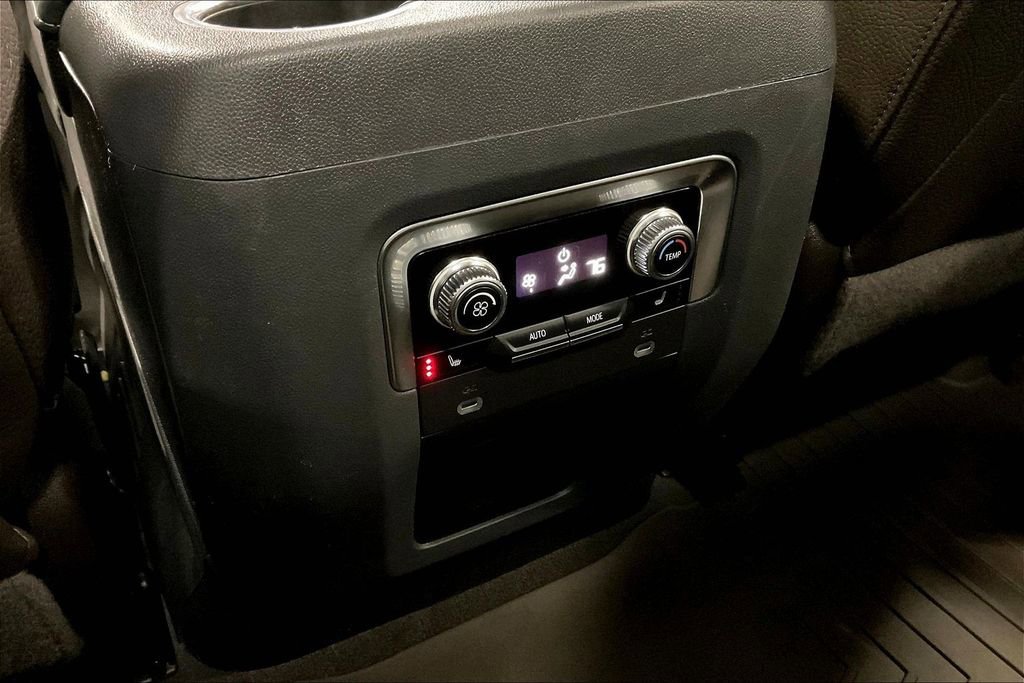 Used 2022 GMC Yukon Denali w/ Max Trailering Package image 10