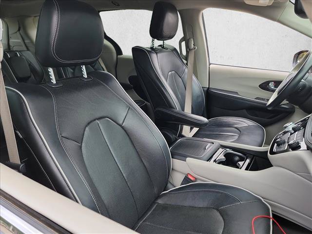 Used 2021 Chrysler Pacifica Limited w/ Uconnect Theater Family Group AWD/4WD image 12