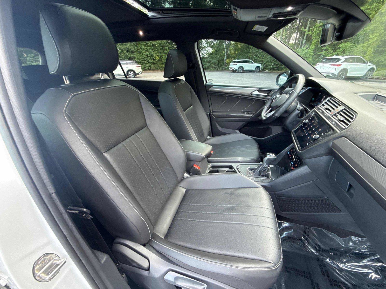 Used 2023 Volkswagen Tiguan SE R-Line FWD image 26