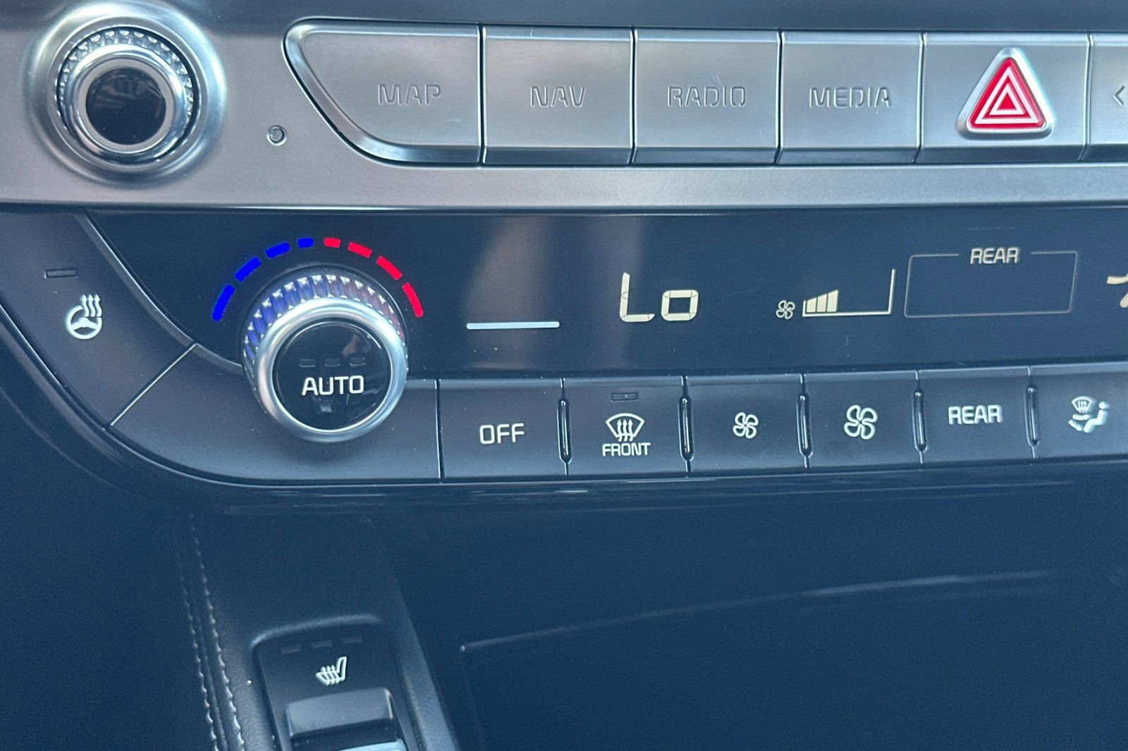 Used 2024 Kia Telluride EX image 31