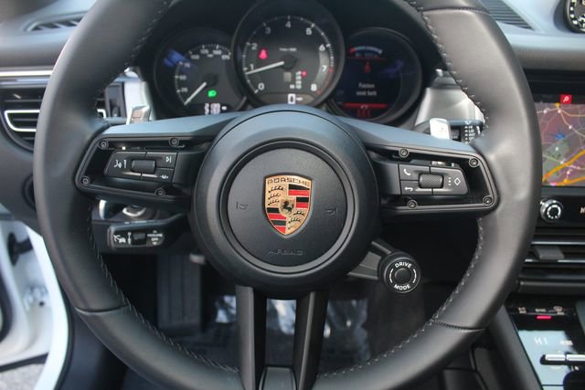 Certified 2026 Porsche Macan image 19