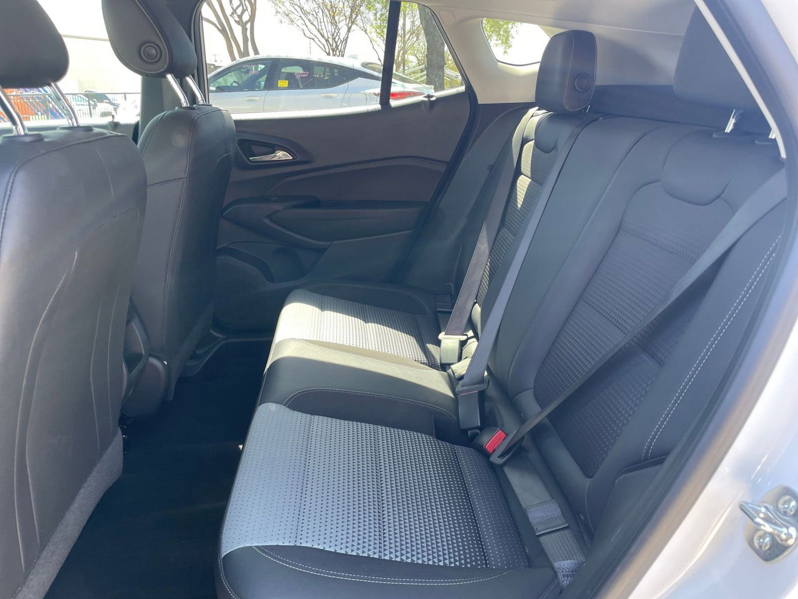 Used 2025 Chevrolet Trax LT image 29