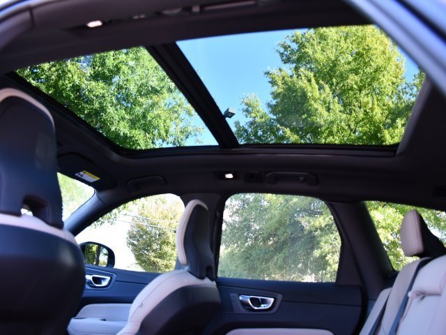 New 2026 Volvo XC60 B5 Plus w/ Protection Package Premier image 27